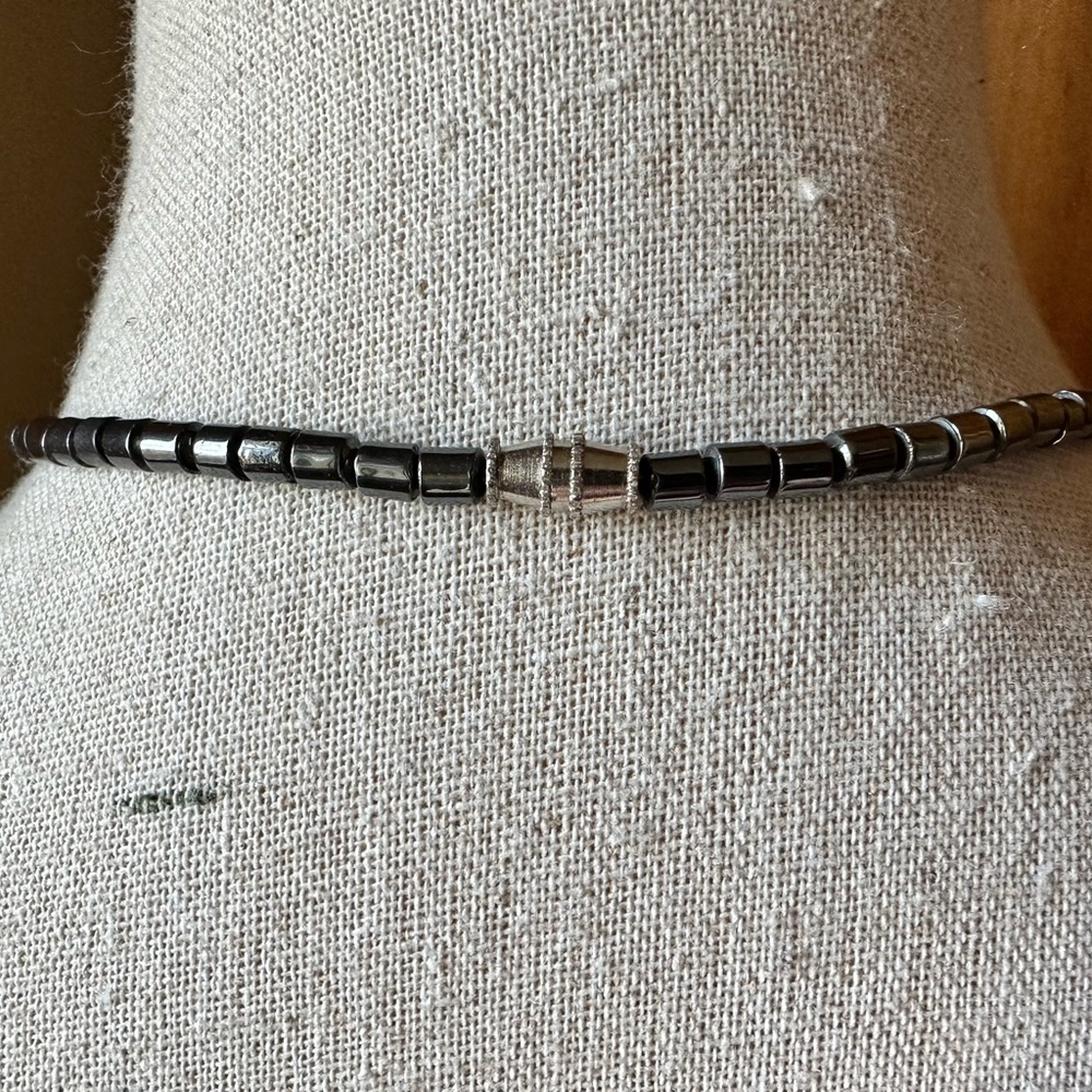 Beautiful Necklace ๐ค - Picture 3 of 5